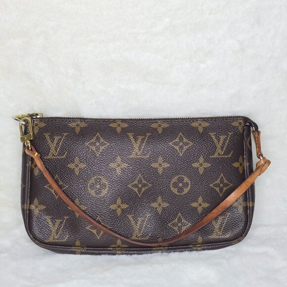 LOUIS VUITTON Monogram Pochette Accessoires - Picture 1 of 12